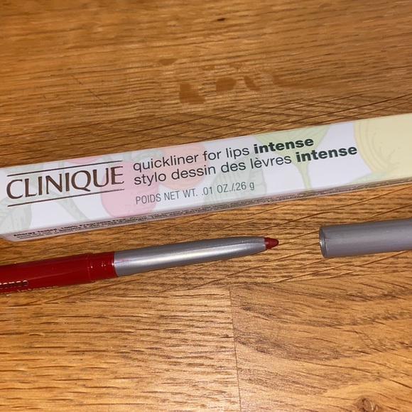 Clinique quick liner for lips intense Shade intense cranberry - Picture 4 of 4